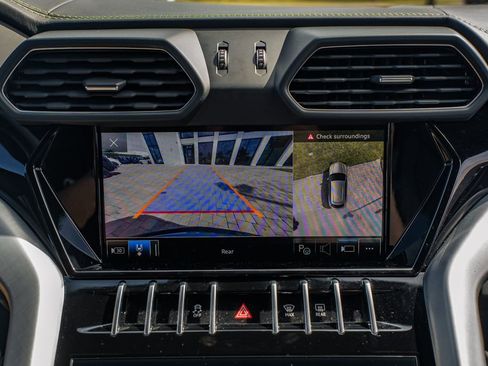 Used 2022 Lamborghini Urus image 26