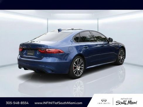 Used 2022 Jaguar XF R-Dynamic SE image 4