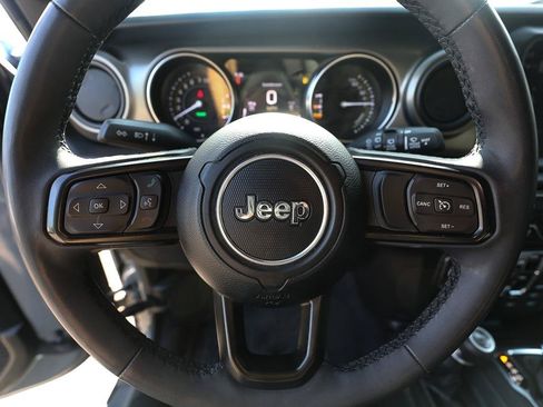 Used 2023 Jeep Wrangler Unlimited w/ Sun & Screen Package AWD/4WD image 15