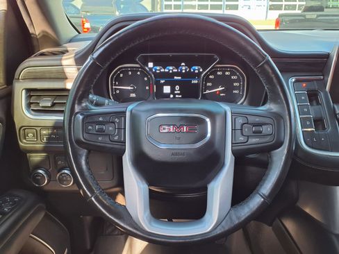 Used 2021 GMC Yukon SLT w/ Rear Media and Nav Package image 25