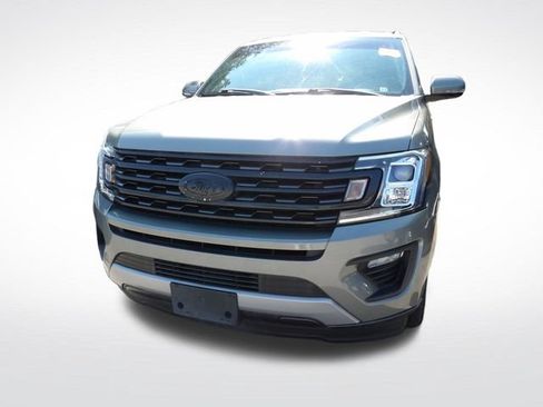Used 2019 Ford Expedition XLT w/ Equipment Group 202A RWD image 8