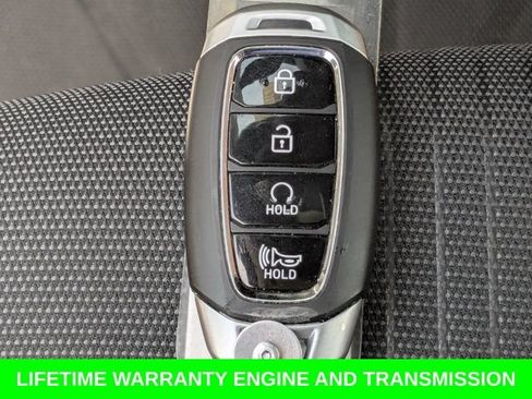 Used 2025 Hyundai Venue Limited FWD image 32