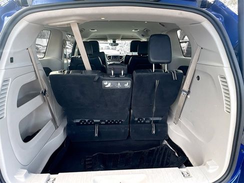 Used 2018 Chrysler Pacifica Touring-L image 26