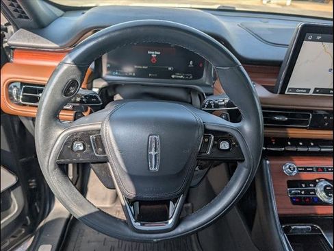 Used 2023 Lincoln Aviator Reserve w/ Equipment Group 201A image 8