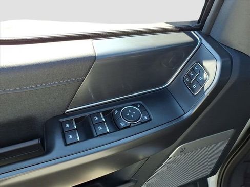 New 2025 Ford F150 Lariat w/ Equipment Group 501A Mid image 10