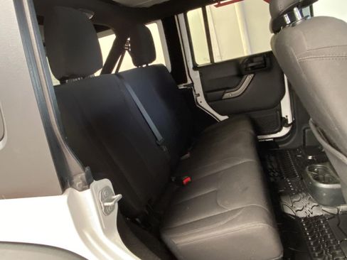 Used 2018 Jeep Wrangler Unlimited Sport S AWD/4WD image 12