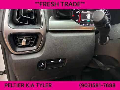 Used 2023 Kia Sorento LX FWD image 16