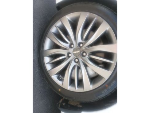 Used 2015 Hyundai Genesis 5.0 RWD image 13