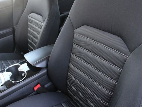 Used 2016 Ford Fusion SE image 4