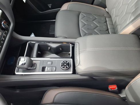 New 2026 Nissan Pathfinder Platinum image 15