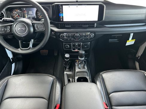 New 2025 Jeep Gladiator Sport image 13