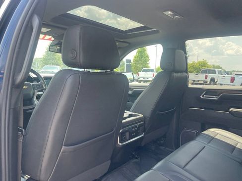 Used 2022 Chevrolet Silverado 1500 High Country w/ High Country Premium Package AWD/4WD image 24