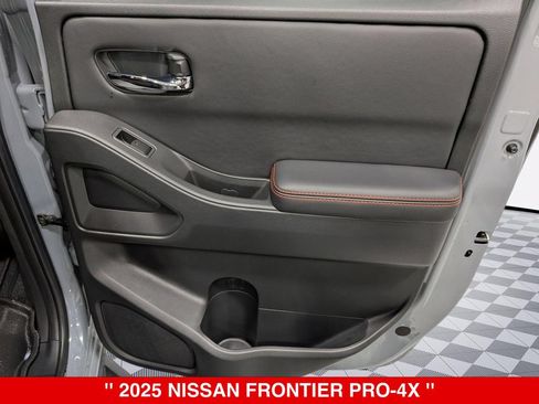 Certified 2025 Nissan Frontier PRO-4X AWD/4WD image 31