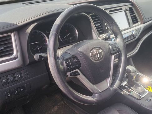 Used 2017 Toyota Highlander Limited Platinum AWD/4WD image 13