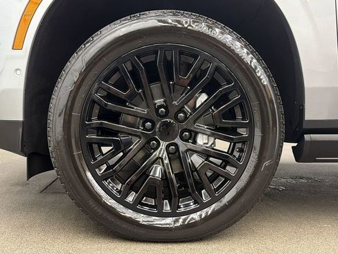 Used 2026 GMC Yukon Denali w/ Sun & Power Step Package image 9