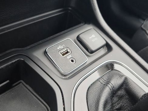 Certified 2021 Jeep Cherokee Limited w/ Elite Package image 29