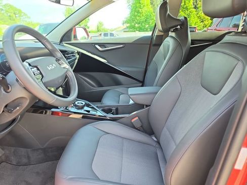 Certified 2024 Kia Niro Wind FWD image 15
