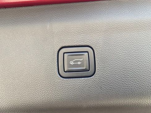 Used 2022 Buick Enclave Essence w/ Experience Buick Package image 12