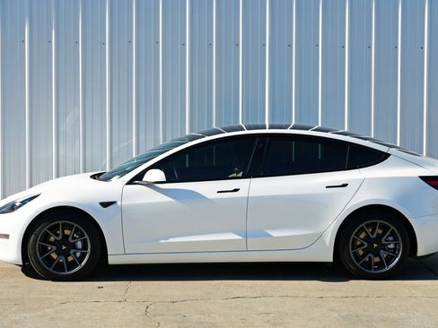 Used 2023 Tesla Model 3 Standard Range image 49