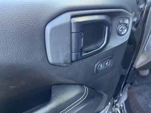 Used 2020 Jeep Gladiator Rubicon AWD/4WD image 34