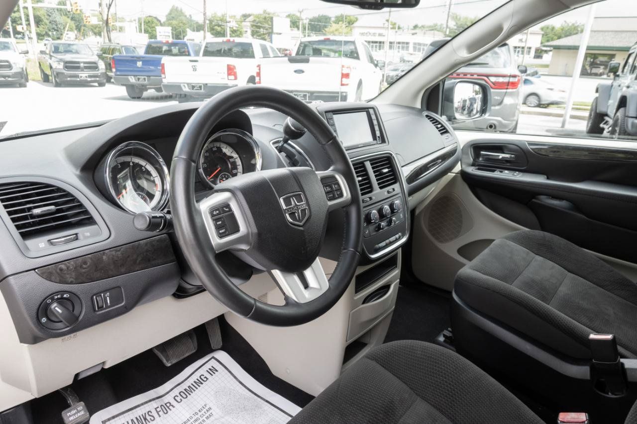 Used 2017 Dodge Grand Caravan SE w/ Power Window Group FWD image 14