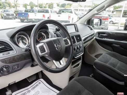 Used 2017 Dodge Grand Caravan SE w/ Power Window Group FWD image 14