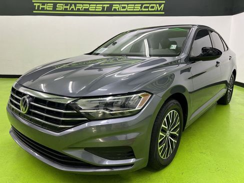 Used 2019 Volkswagen Jetta SE w/ Cold Weather Package image 5