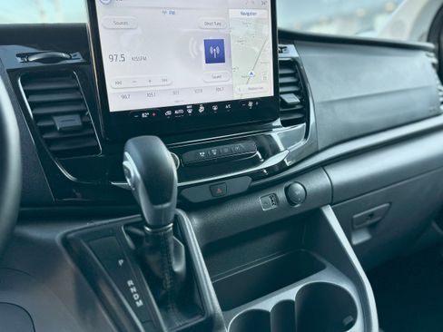 Used 2025 Ford Transit 350 XLT image 11