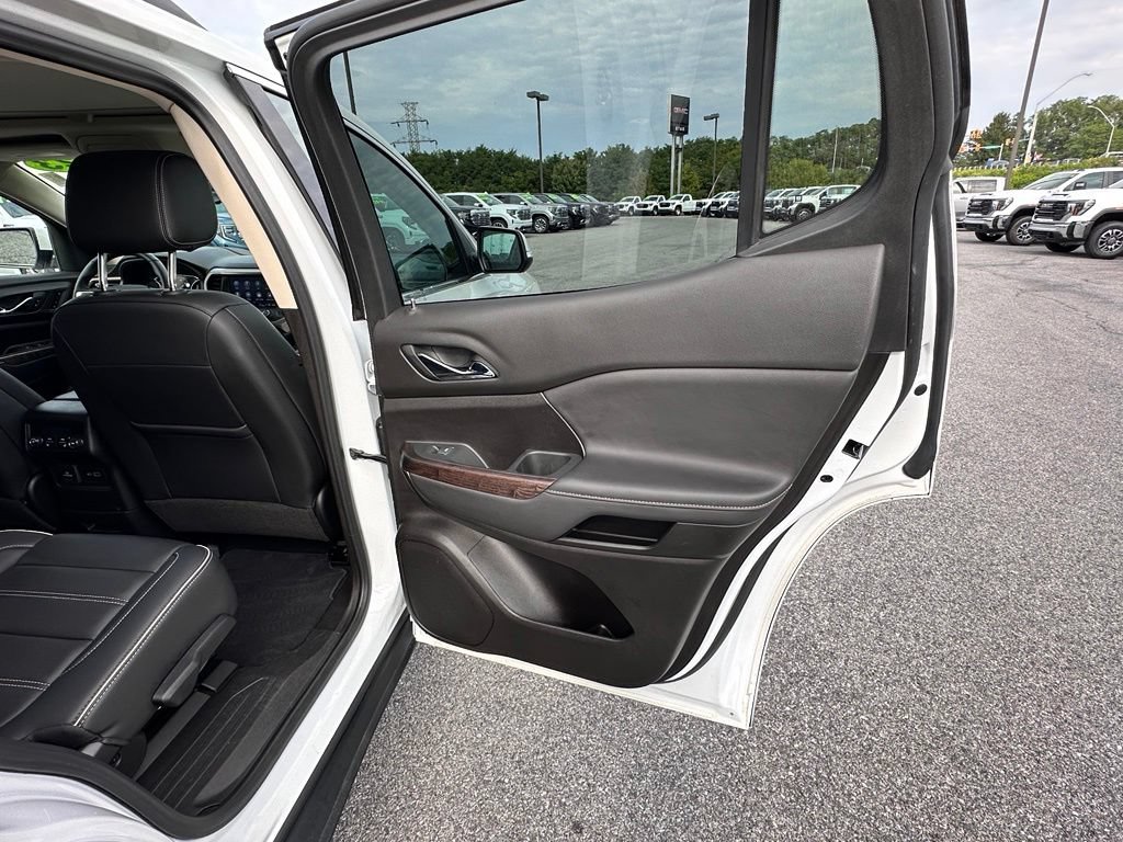 Certified 2023 GMC Acadia Denali w/ Denali Ultimate Package AWD/4WD image 17