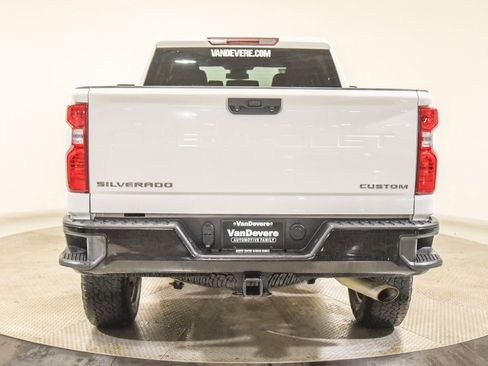 Used 2024 Chevrolet Silverado 2500 Custom w/ Custom Convenience Package image 10
