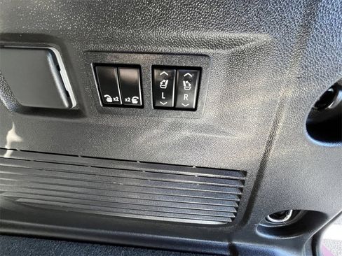 Used 2021 Chevrolet Tahoe RST w/ Luxury Package image 24