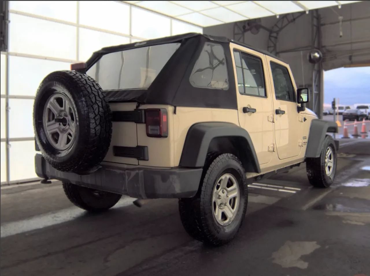 Used 2011 Jeep Wrangler Unlimited Sport AWD/4WD image 2