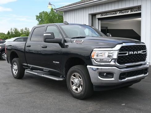 Used 2024 RAM 2500 Big Horn w/ Bed Utility Group AWD/4WD image 2