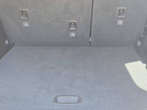 Used 2023 Jeep Grand Cherokee Limited RWD image 37
