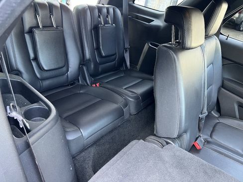 Used 2014 Ford Explorer XLT w/ Equipment Group 202A AWD/4WD image 21