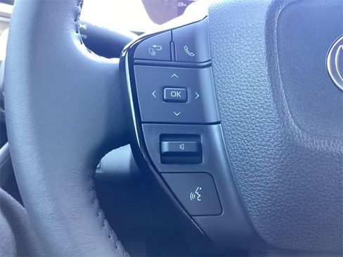 Used 2025 Toyota bZ4X FWD image 17