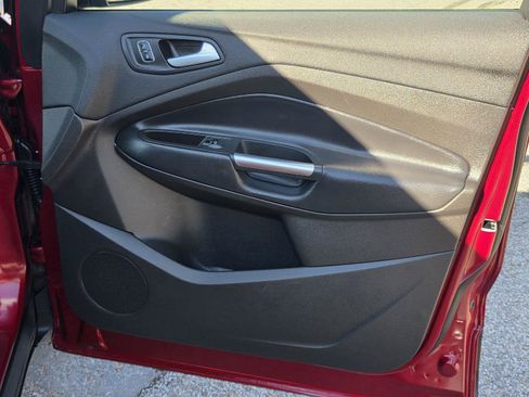 Used 2019 Ford Escape SE FWD image 27