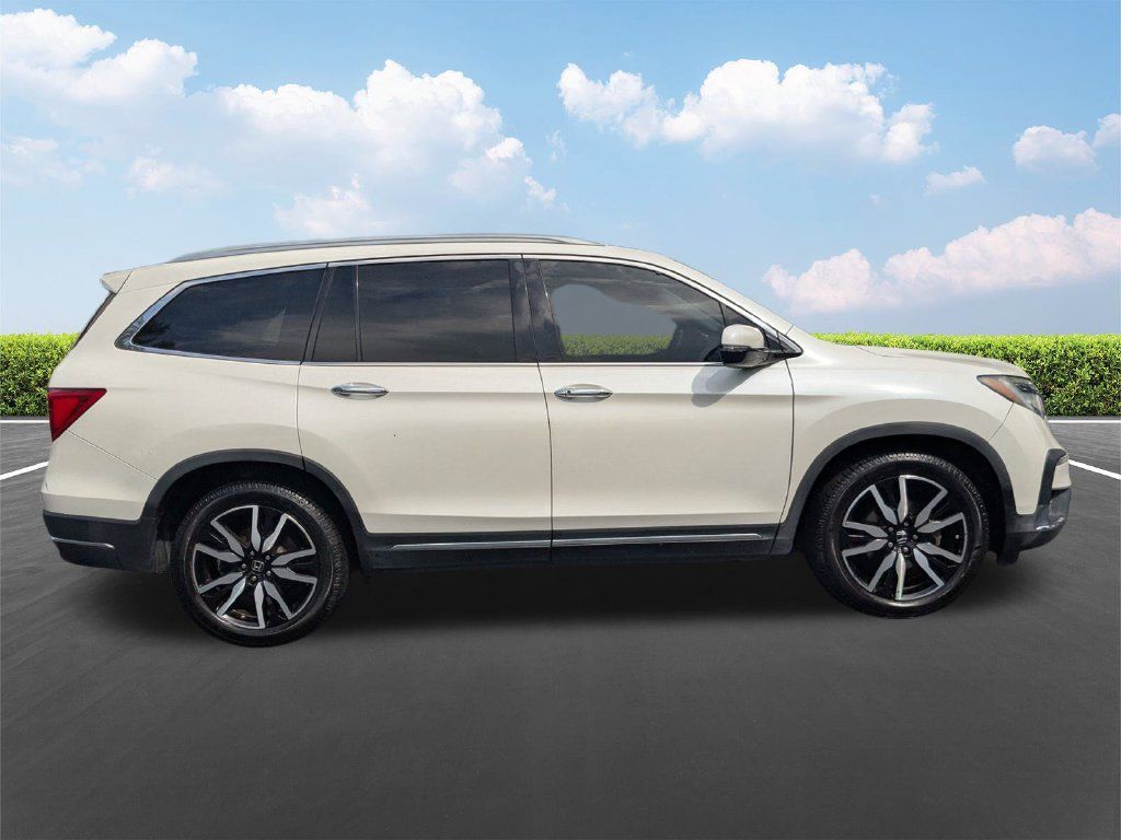 Used 2019 Honda Pilot Touring image 3