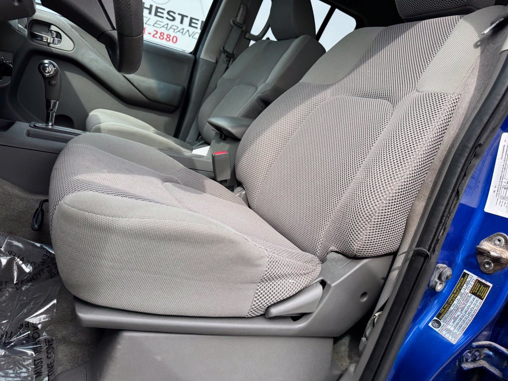 Used 2012 Nissan Frontier SV AWD/4WD image 5