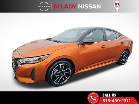 Used 2025 Nissan Sentra SR image 3