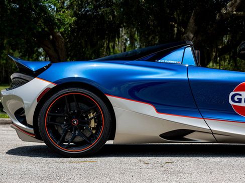 New 2024 McLaren 750S Spider image 13