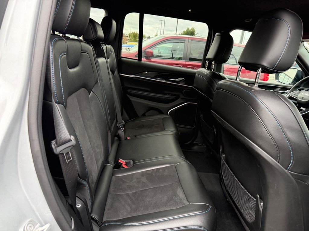 Used 2024 Jeep Grand Cherokee Trailhawk w/ Advanced Protech Group II AWD/4WD image 7