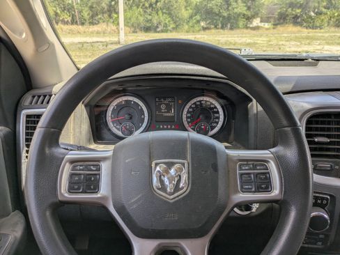 Used 2021 RAM 1500 Classic SLT AWD/4WD image 22