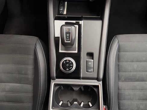 Used 2024 Mitsubishi Outlander SE image 33