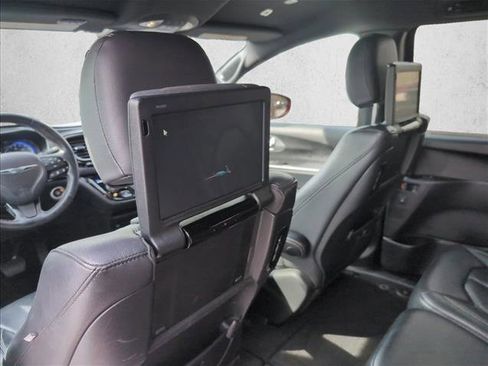 Used 2019 Chrysler Pacifica Touring-L Plus w/ Advanced Safetytec Group image 15