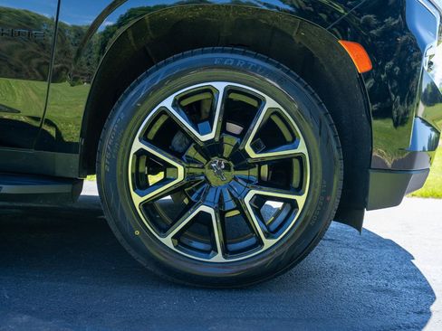 Used 2021 Chevrolet Tahoe RST w/ Luxury Package AWD/4WD image 8