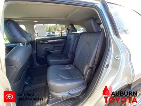 Certified 2020 Toyota Highlander Platinum AWD/4WD image 30