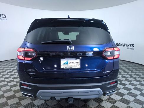 Used 2025 Honda Pilot Elite image 4