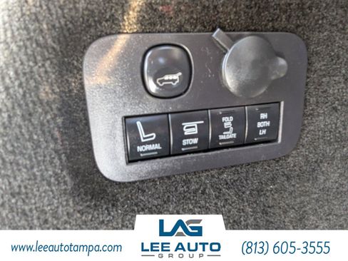 Used 2018 Lincoln MKT AWD image 13