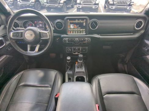 Used 2022 Jeep Wrangler Unlimited Sahara AWD/4WD image 16